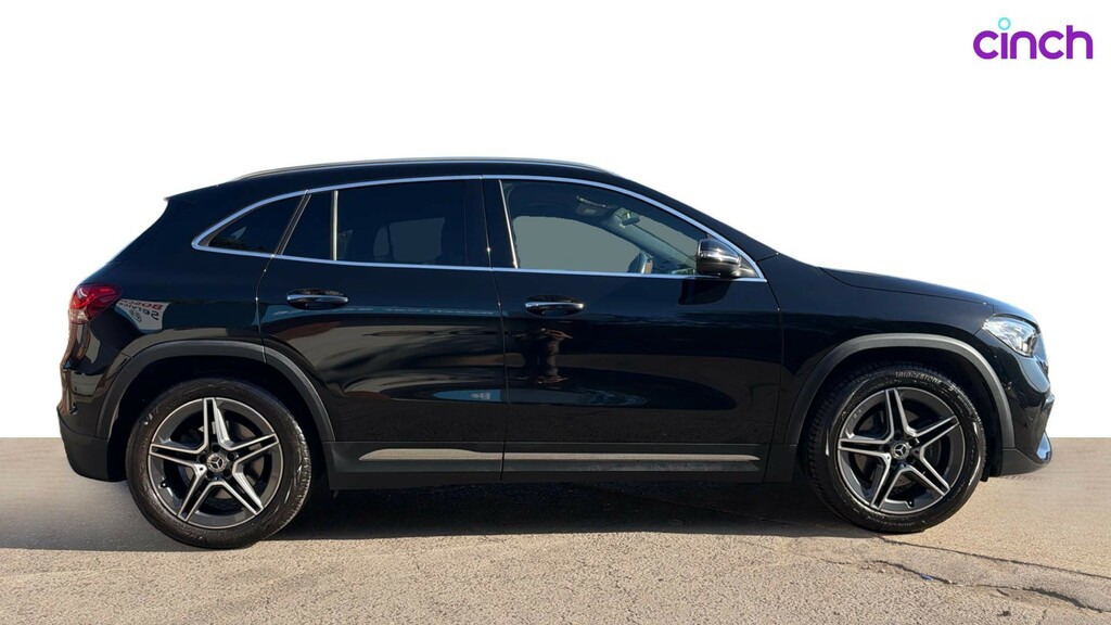 Mercedes-Benz GLA Class Gla 200 Amg Line Premium Plus Black #2