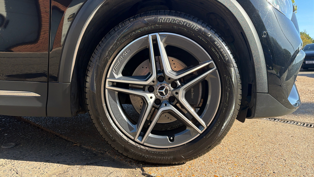 Mercedes-Benz GLA Class Gla 200 Amg Line Premium Plus Black #20
