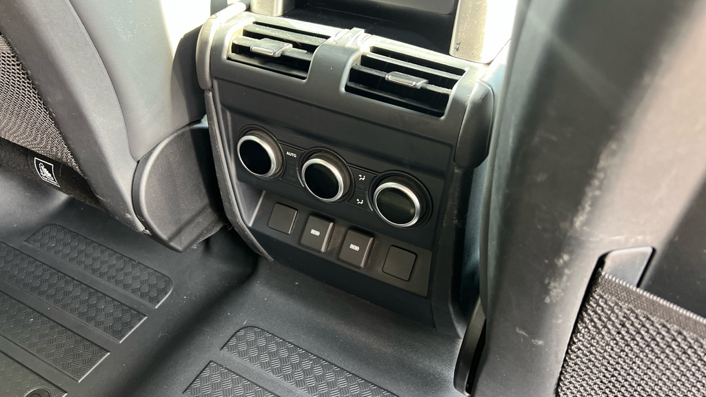 Land Rover Defender 3.0 D250 Hard Top Standard Black #27