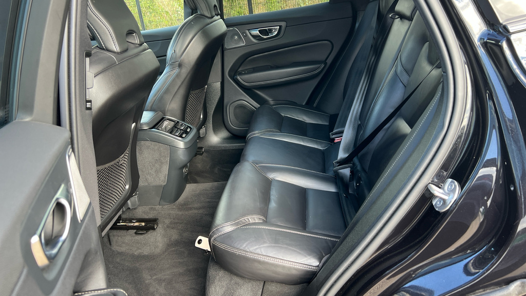 Volvo XC60 Plus Dark T6 Awd 350 Hp Grey #40
