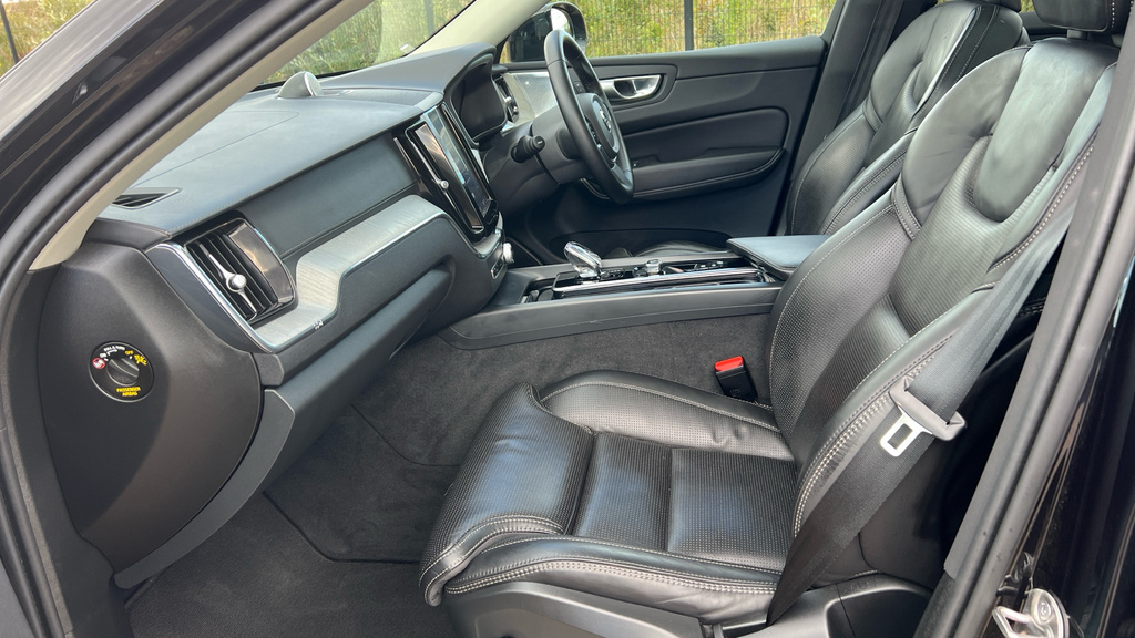 Volvo XC60 Plus Dark T6 Awd 350 Hp Grey #10