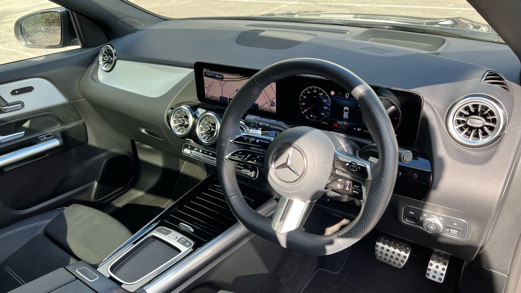 Mercedes-Benz GLA Class Gla 200 Amg Line Premium Black #11