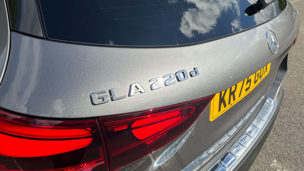 Mercedes-Benz GLA Class Gla 200 Amg Line Premium Black #32