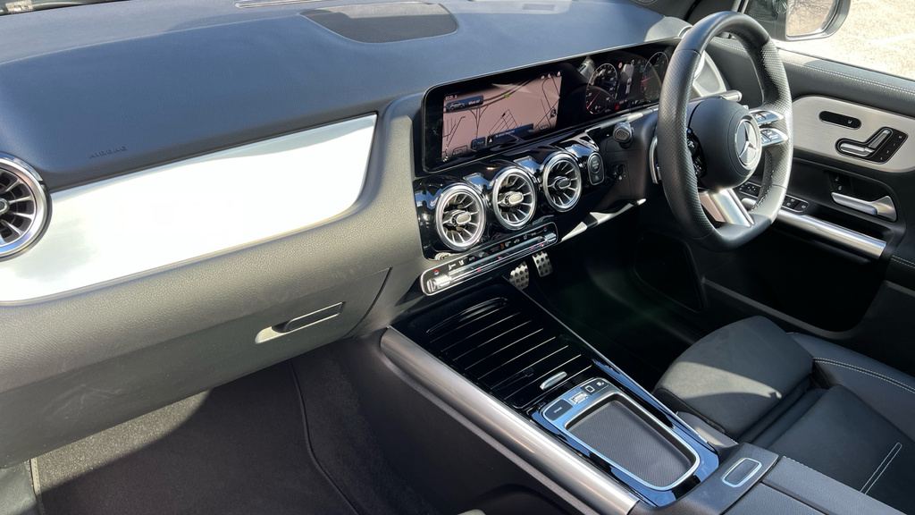 Mercedes-Benz GLA Class Gla 200 Amg Line Premium Black #12