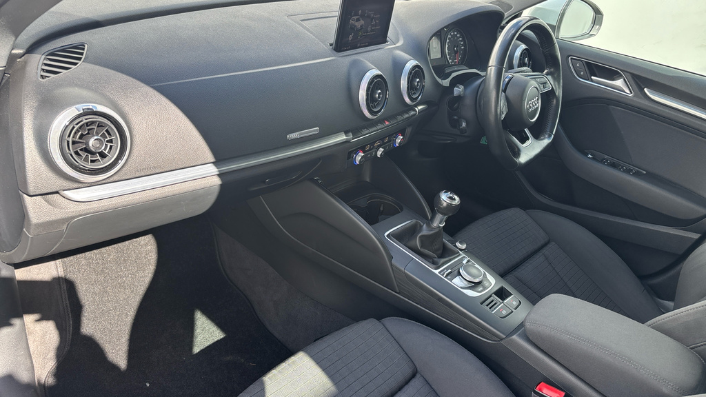 Audi A3 1.0 Tfsi 30 Black Edition Sportback Man Silver #13