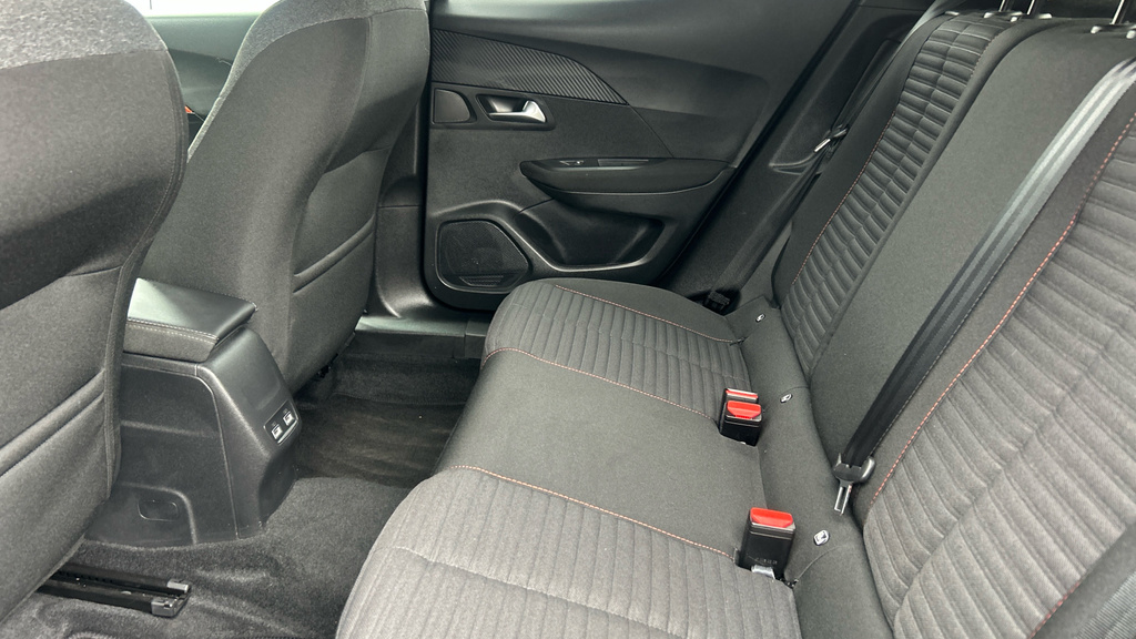 Peugeot e-2008 50Kwh Allure Premium  #14