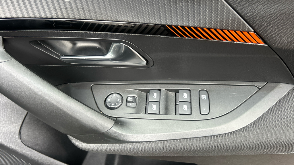 Peugeot e-2008 50Kwh Allure Premium  #23