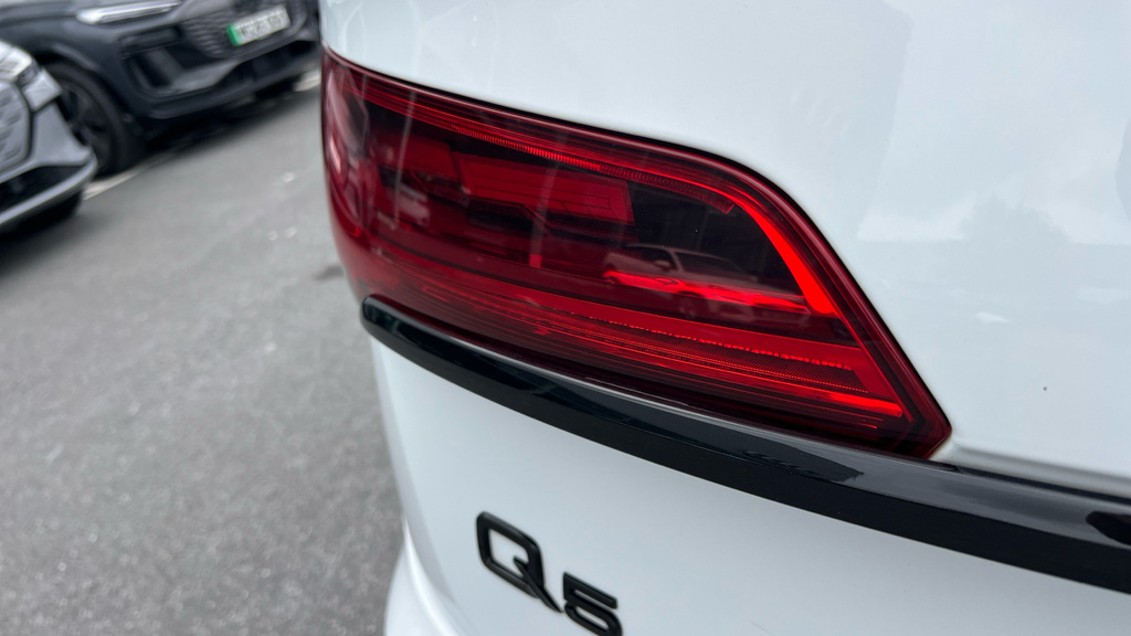 Audi Q5 Q5 S Line Edition 1 40 Tdi Mhev Quattro S-a White #37