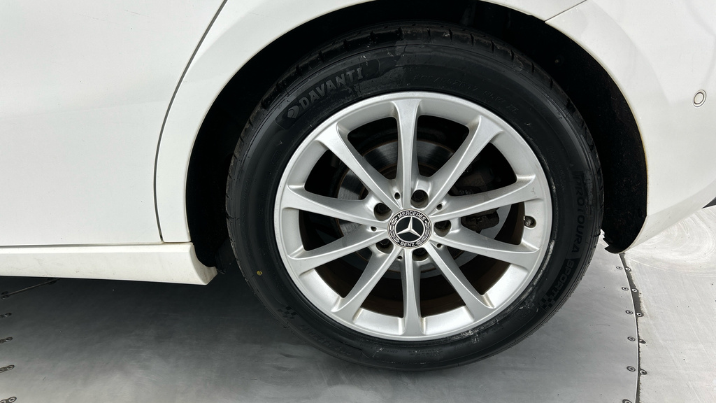 Mercedes-Benz A Class A 180 Amg Line Premium White #25