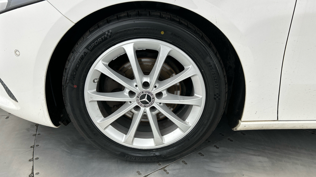 Mercedes-Benz A Class A 180 Amg Line Premium White #24