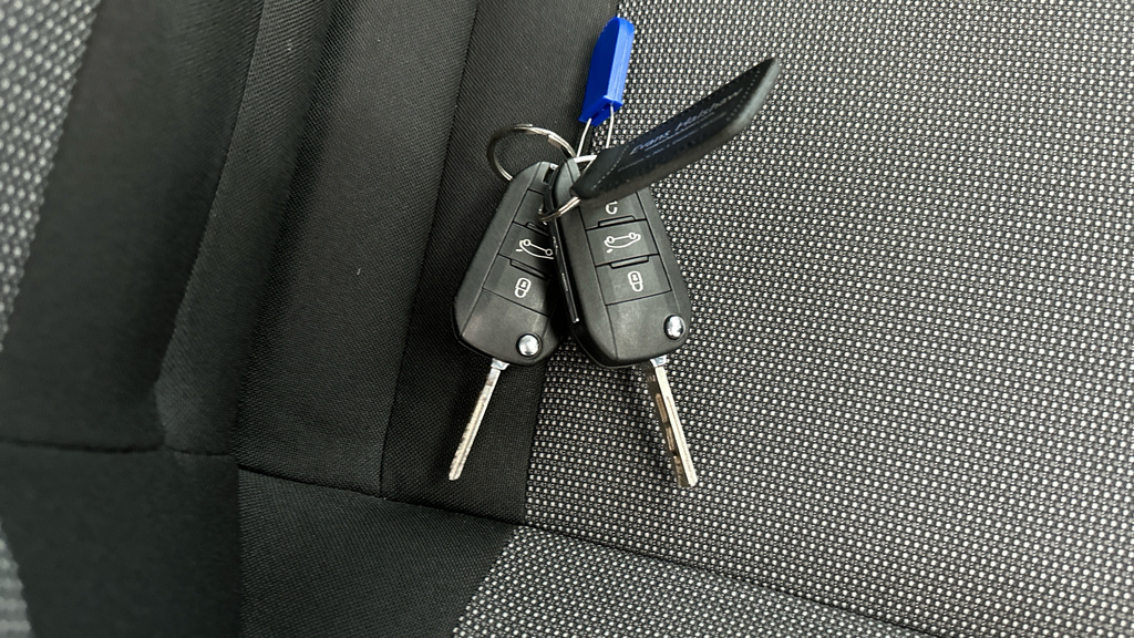 Citroen C4 Cactus 1.6 Bluehdi Flair Non Start Stop White #25