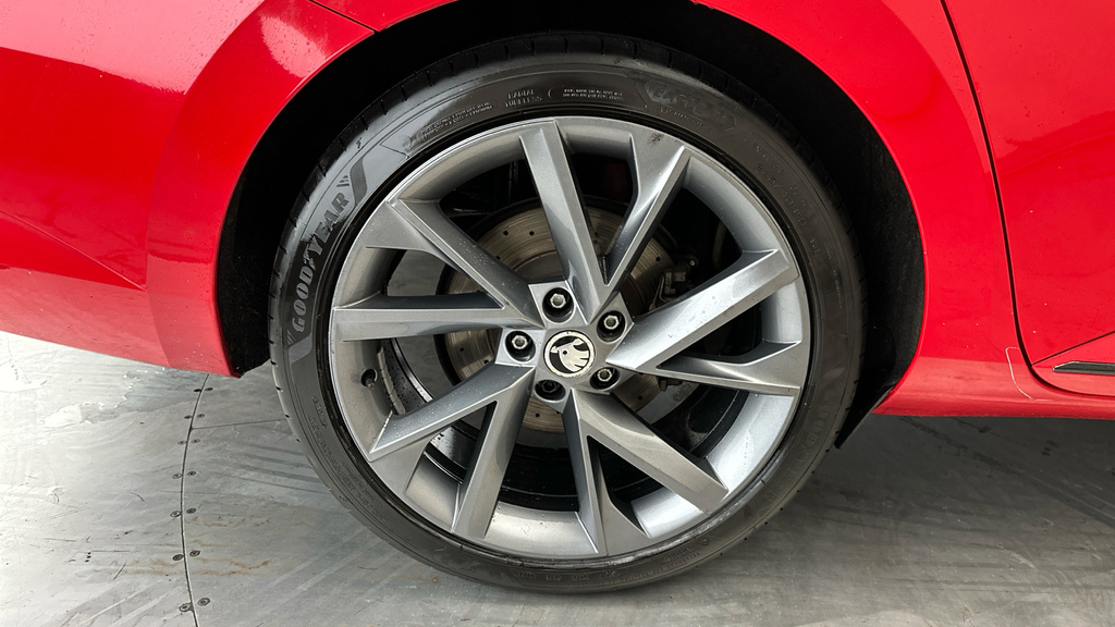 Skoda Superb 2.0 Tdi Cr Se L Executive Dsg Grey #24