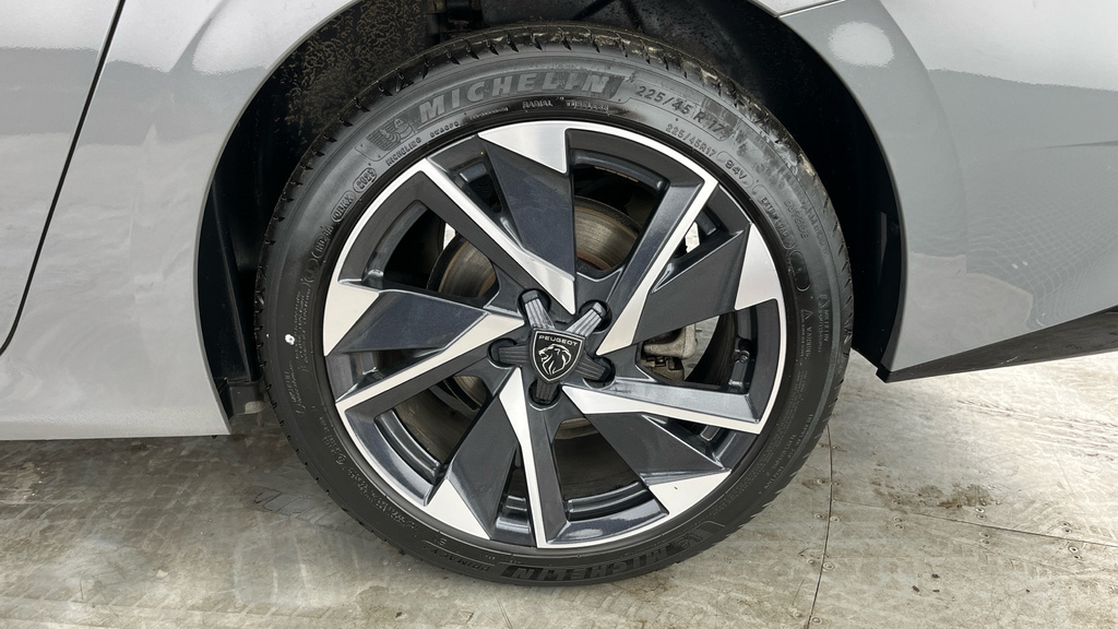Peugeot 308 1.2L Active Premium Black #23