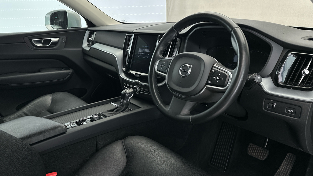 Volvo XC60 B4 194Bhp Awd Momentum Blue #12
