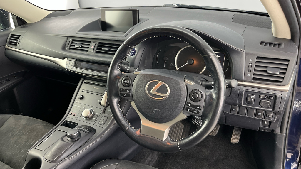 Lexus CT 1.8 200H Executive Edition Cvt Euro 6 Ss Red #9