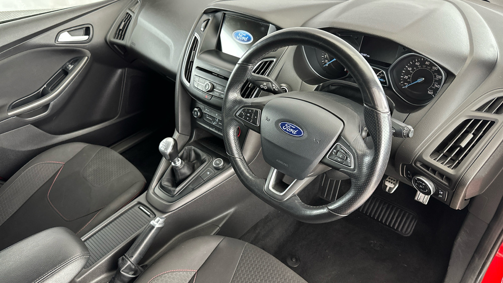 Ford Focus 1.0T Ecoboost St-line Euro 6 Ss White #9