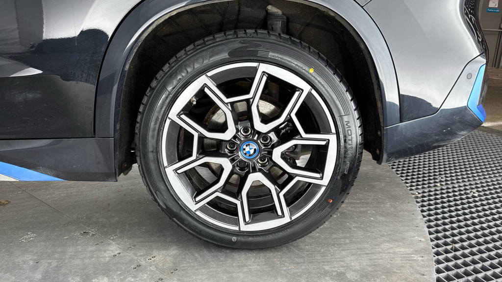 BMW iX1 Ix1 Xdrive 30 M Sport White #17