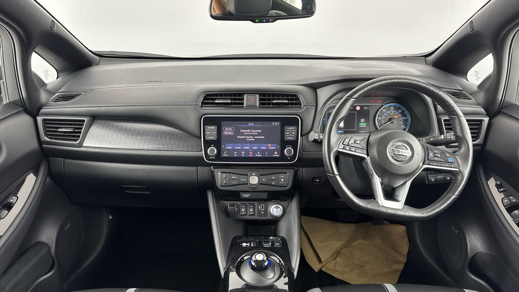 Nissan Leaf 110Kw N-connecta 40Kwh Silver #11
