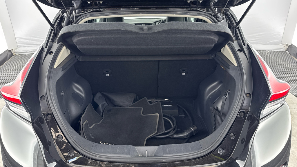 Nissan Leaf 110Kw N-connecta 40Kwh Silver #15