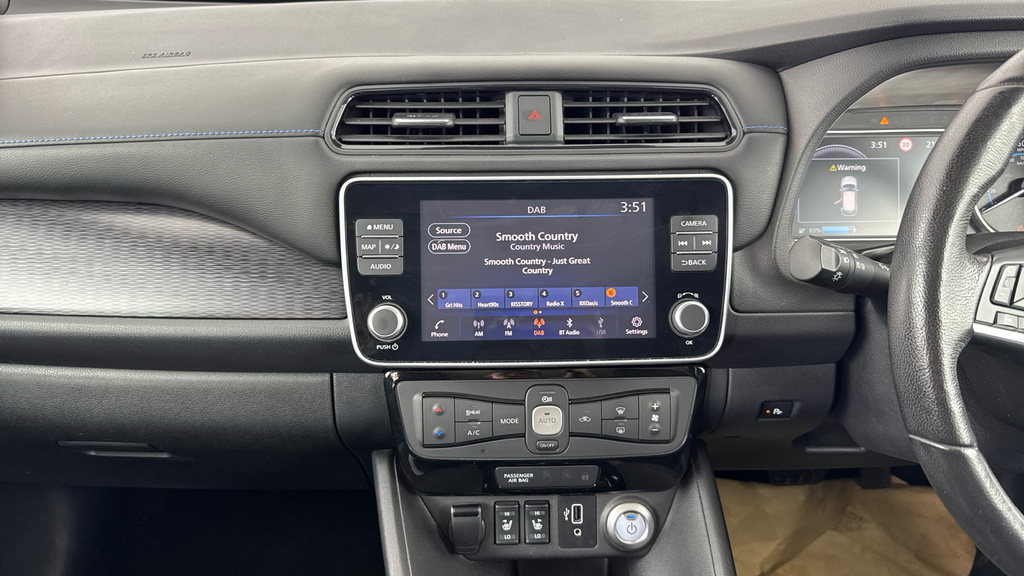 Nissan Leaf 110Kw N-connecta 40Kwh Silver #12