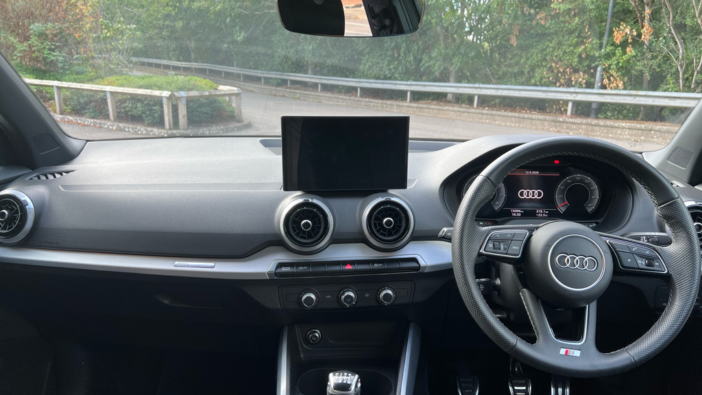 Audi Q2 S Line 35 Tfsi 150 Ps S Tronic Black #12