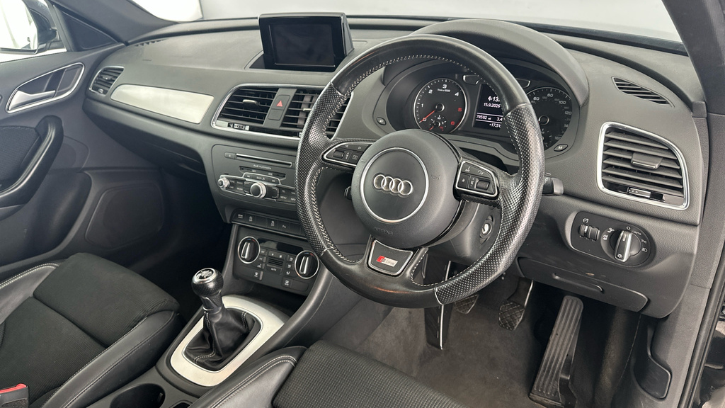 Audi Q3 S Line Edition 1.4 Tfsi Cylinder On Demand 150 Ps  #9
