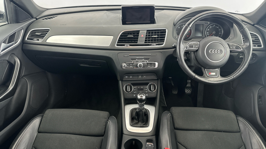 Audi Q3 S Line Edition 1.4 Tfsi Cylinder On Demand 150 Ps  #11