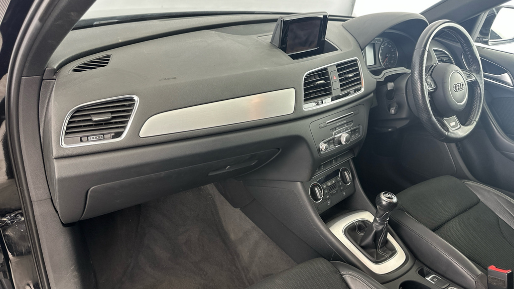 Audi Q3 S Line Edition 1.4 Tfsi Cylinder On Demand 150 Ps  #10