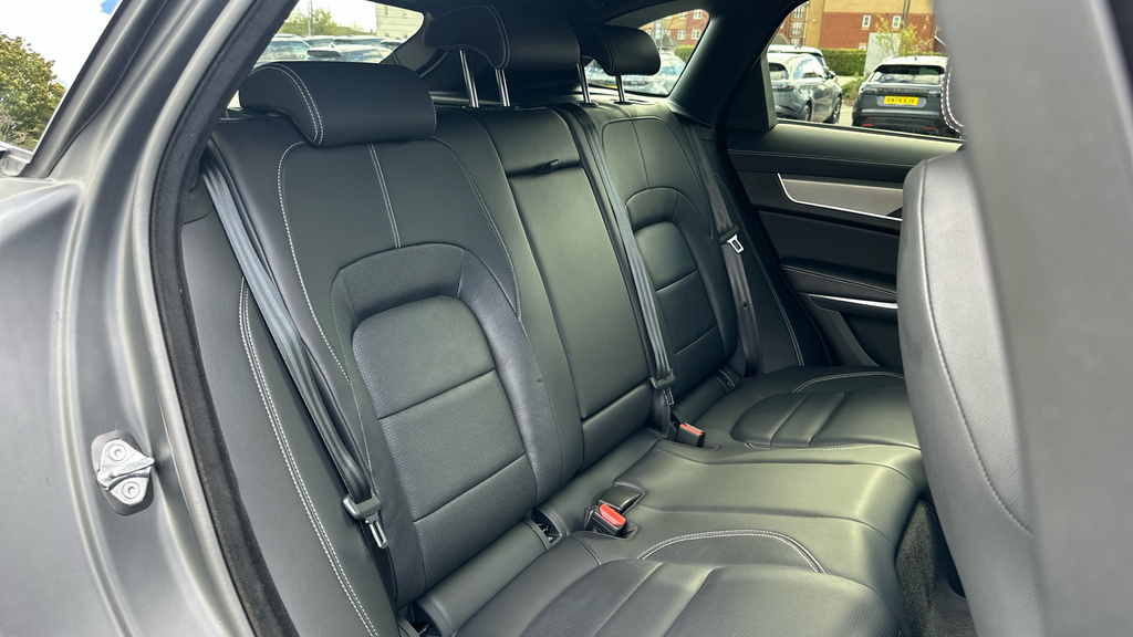 Jaguar F-Pace 5.0 V8 550 Svr Awd Panoramic Roof Blue #36