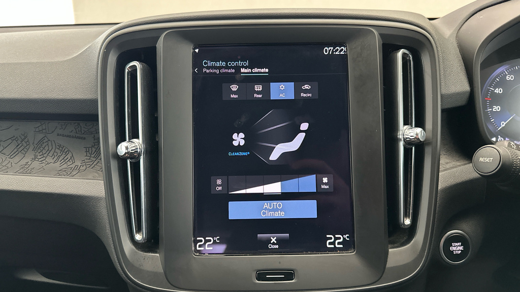 Volvo XC40 B3 P Plus Dark 360 Camera, Heated Seats, Apple Black #16