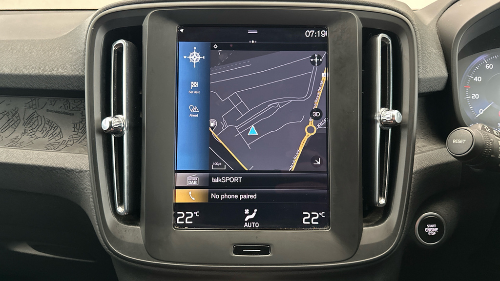 Volvo XC40 B3 P Plus Dark 360 Camera, Heated Seats, Apple Black #14