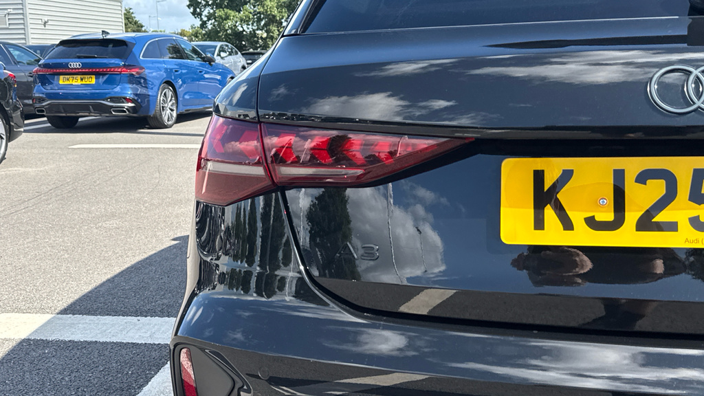 Audi A3 2.0 Tdi 35 Black Edition Sportback S Tr Black #37