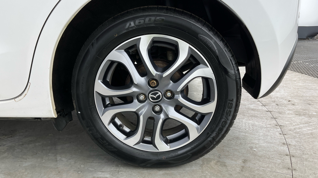 Mazda 2 1.5 Skyactiv-g Sport Black Euro 6 Ss White #28