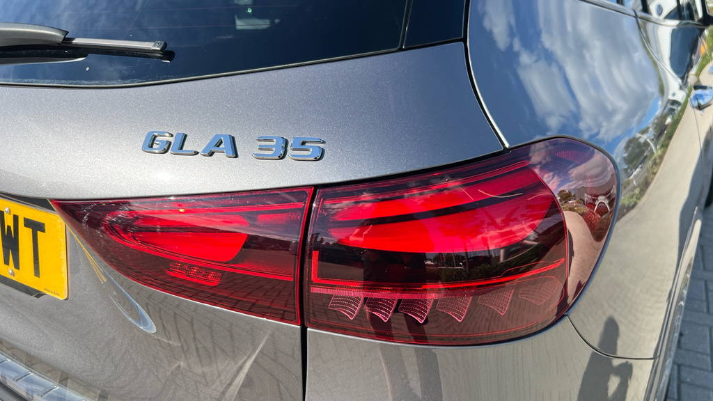 Mercedes-Benz GLA Class Gla 180 Sport Edition White #35