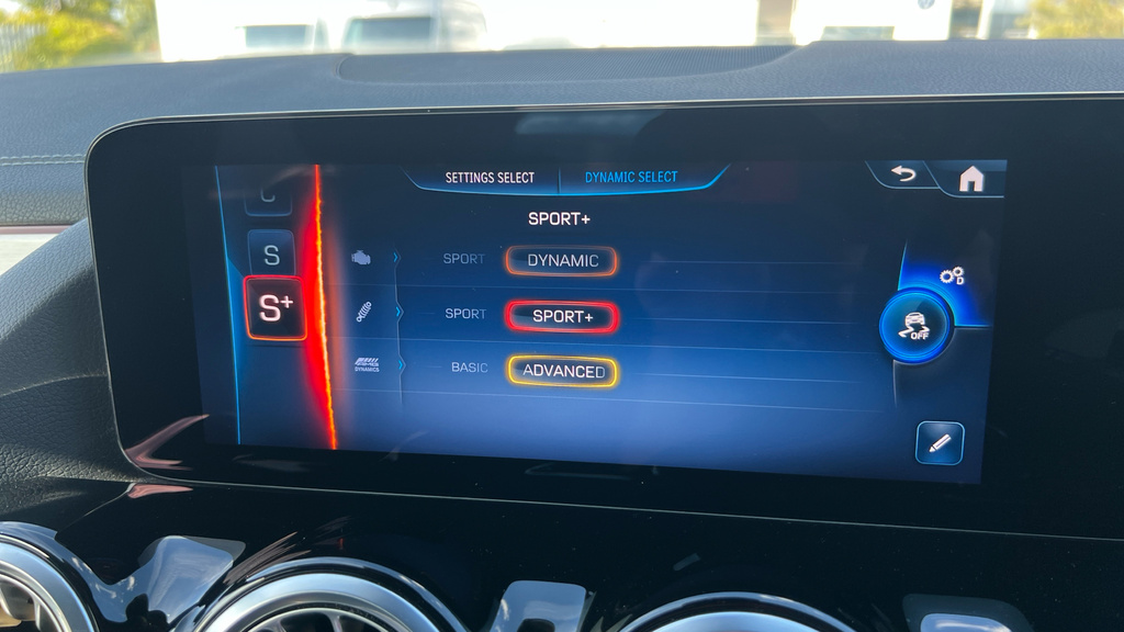 Mercedes-Benz GLA Class Gla 180 Sport Edition White #38
