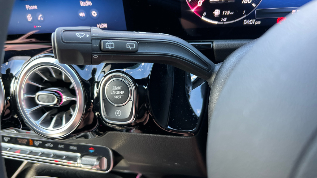 Mercedes-Benz GLA Class Gla 180 Sport Edition White #44