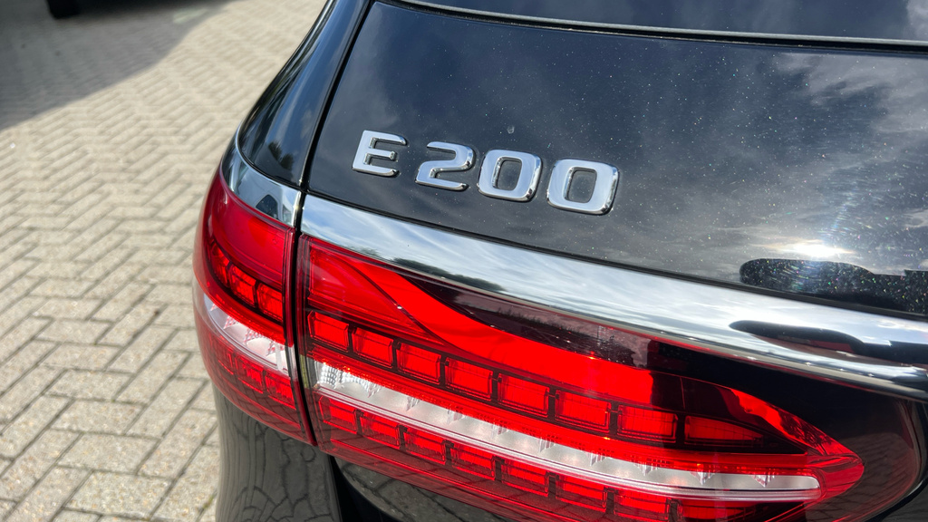 Mercedes-Benz E Class E220d 200 Amg Line Night Ed Prem 9G-tronic 20 Black #35