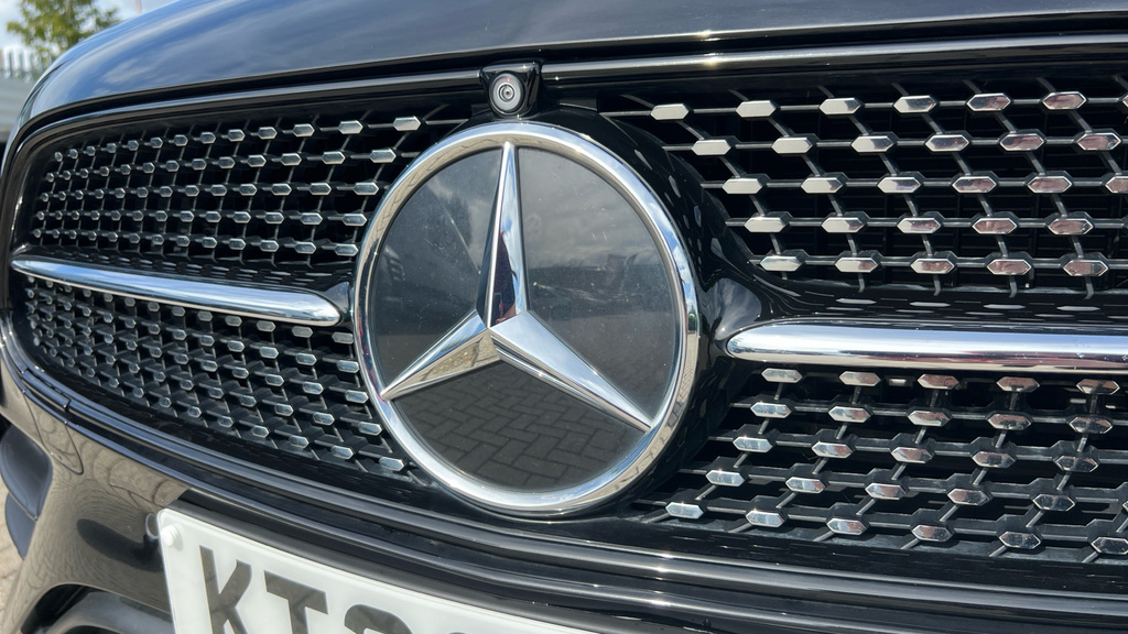 Mercedes-Benz E Class E220d 200 Amg Line Night Ed Prem 9G-tronic 20 Black #38