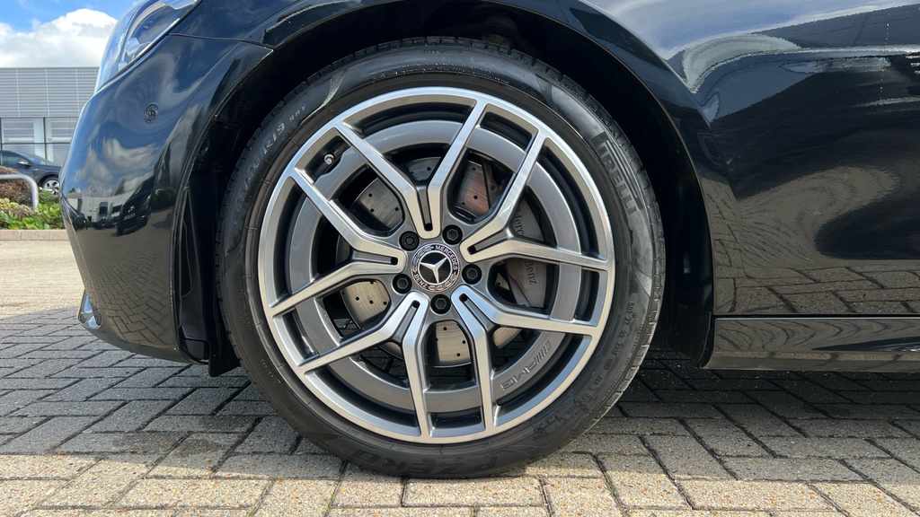 Mercedes-Benz E Class E220d 200 Amg Line Night Ed Prem 9G-tronic 20 Black #26