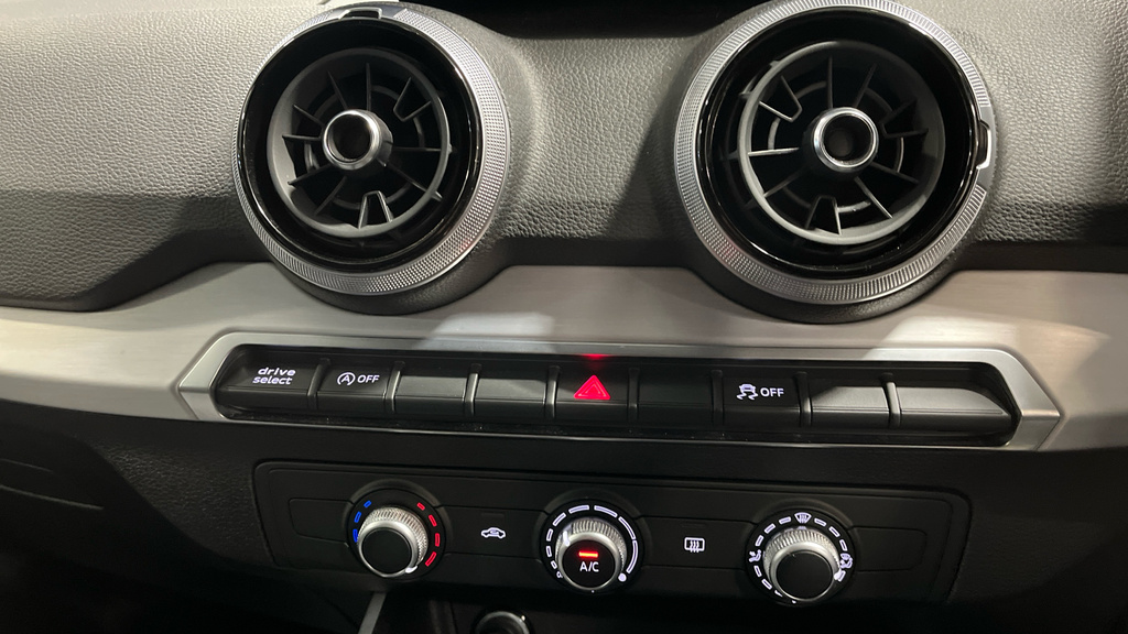 Audi Q2 35 Tfsi S Line S Tronic 2025 Grey #27