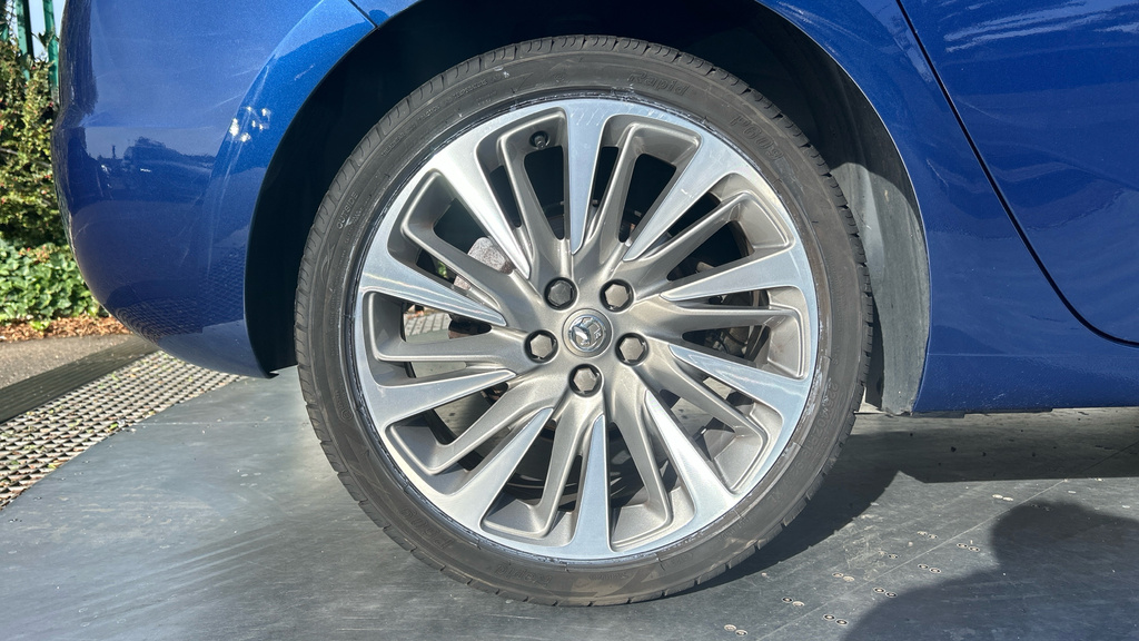 Vauxhall Astra 1.2 Turbo 145 Sri White #17