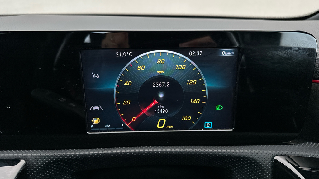 Mercedes-Benz A Class A200 Amg Line Premium 2019 White #17