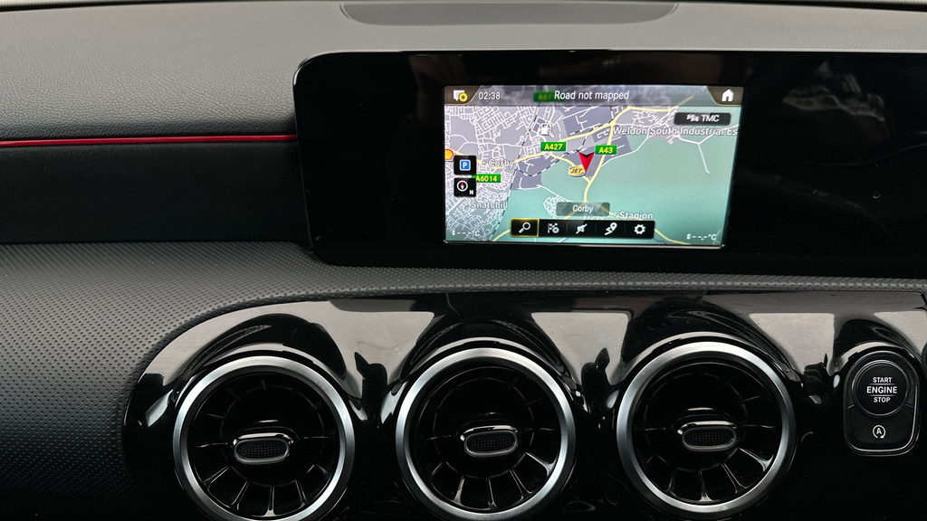Mercedes-Benz A Class A200 Amg Line Premium 2019 White #12