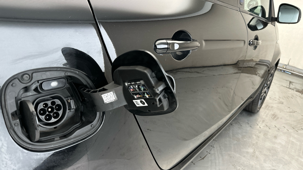 Smart Forfour 60Kw Eq Exclusive 17Kwh 22Kwch White #27