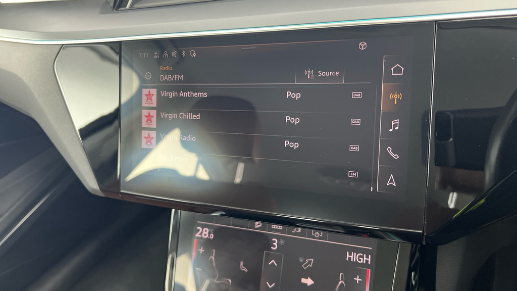 Audi E-tron 300Kw 55 Quattro 95Kwh Black Edition Blue #19