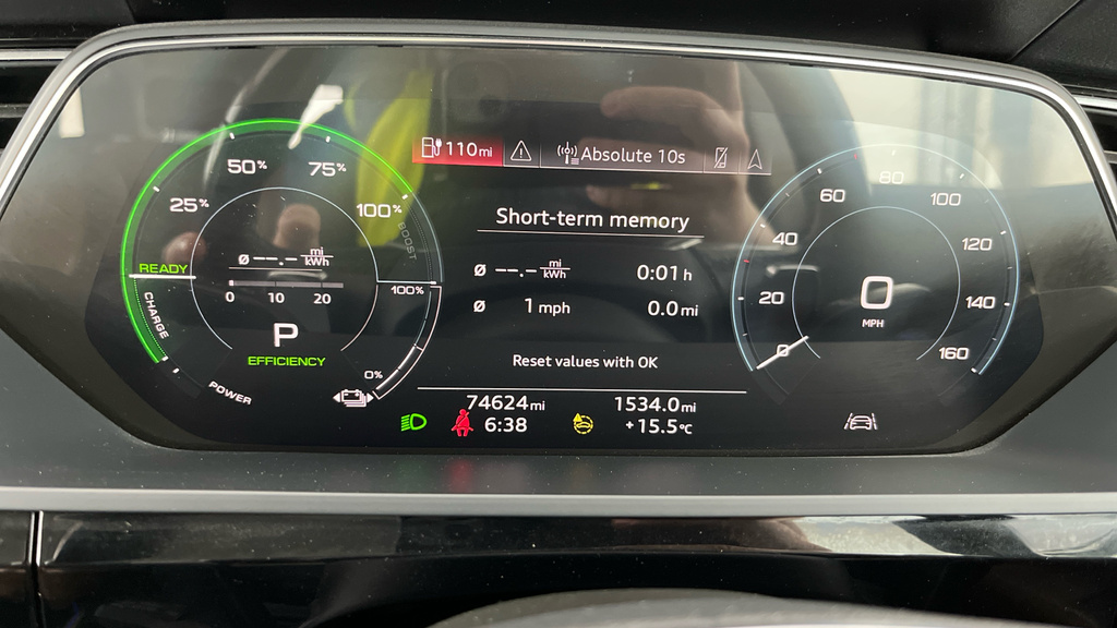 Audi E-tron 300Kw 55 Quattro 95Kwh Black Edition Blue #24