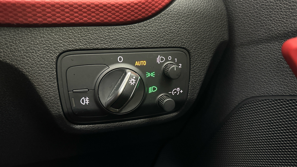 Audi Q2 Sport 30 Tfsi 116 Ps 6-Speed Black #11