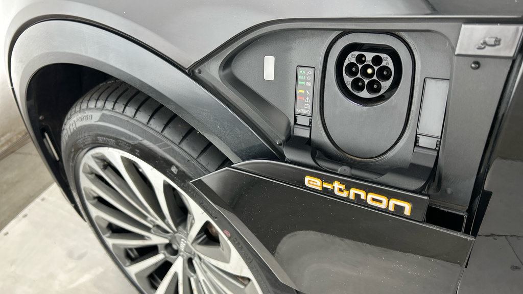 Audi E-tron 300Kw 55 Quattro 95Kwh S Line Grey #9