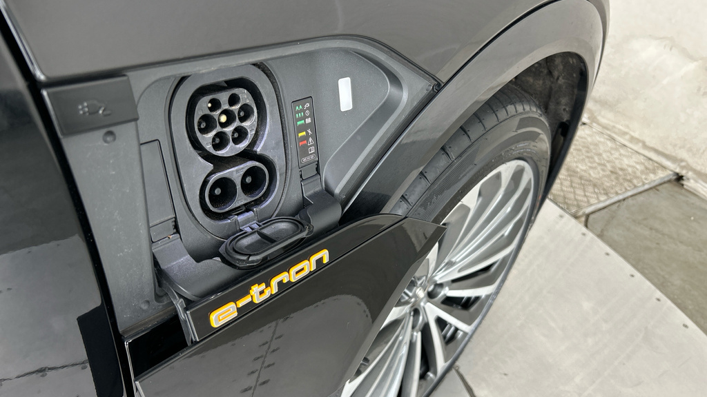 Audi E-tron 300Kw 55 Quattro 95Kwh S Line Grey #30
