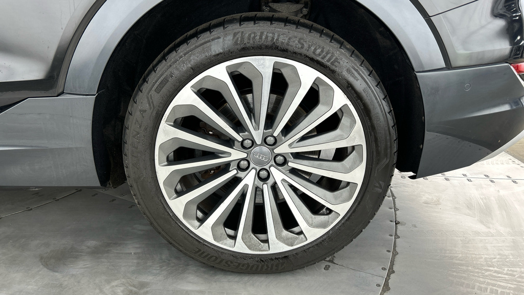 Audi E-tron 300Kw 55 Quattro 95Kwh S Line Grey #27